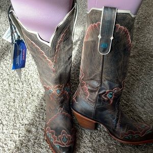 Brand new pair of Tony Lama Black Label boots for women-size 10.